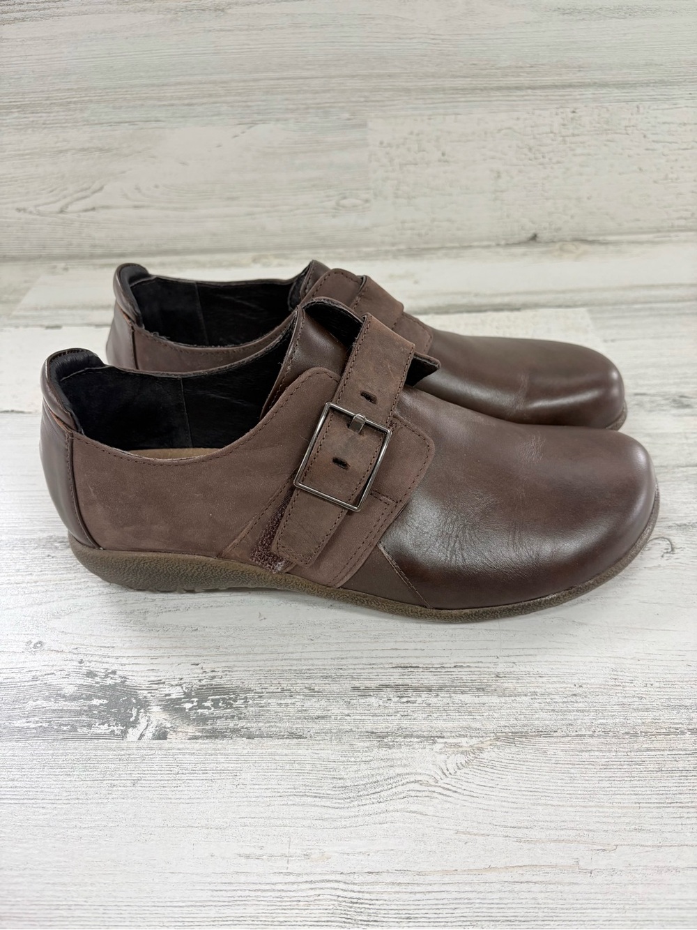 NAOT Women’s Size Eu 39 US 8 Tane Brown Leather Strap Loafers In Brown Round Toe